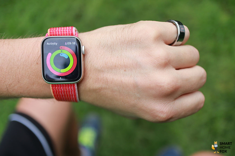 Вы можете увидеть трекер активности на Apple Watch SE.